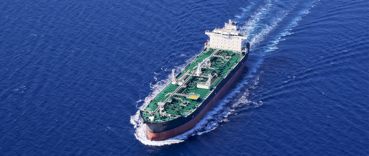 Come ripulire una fuoriuscita di petrolio da una cisterna