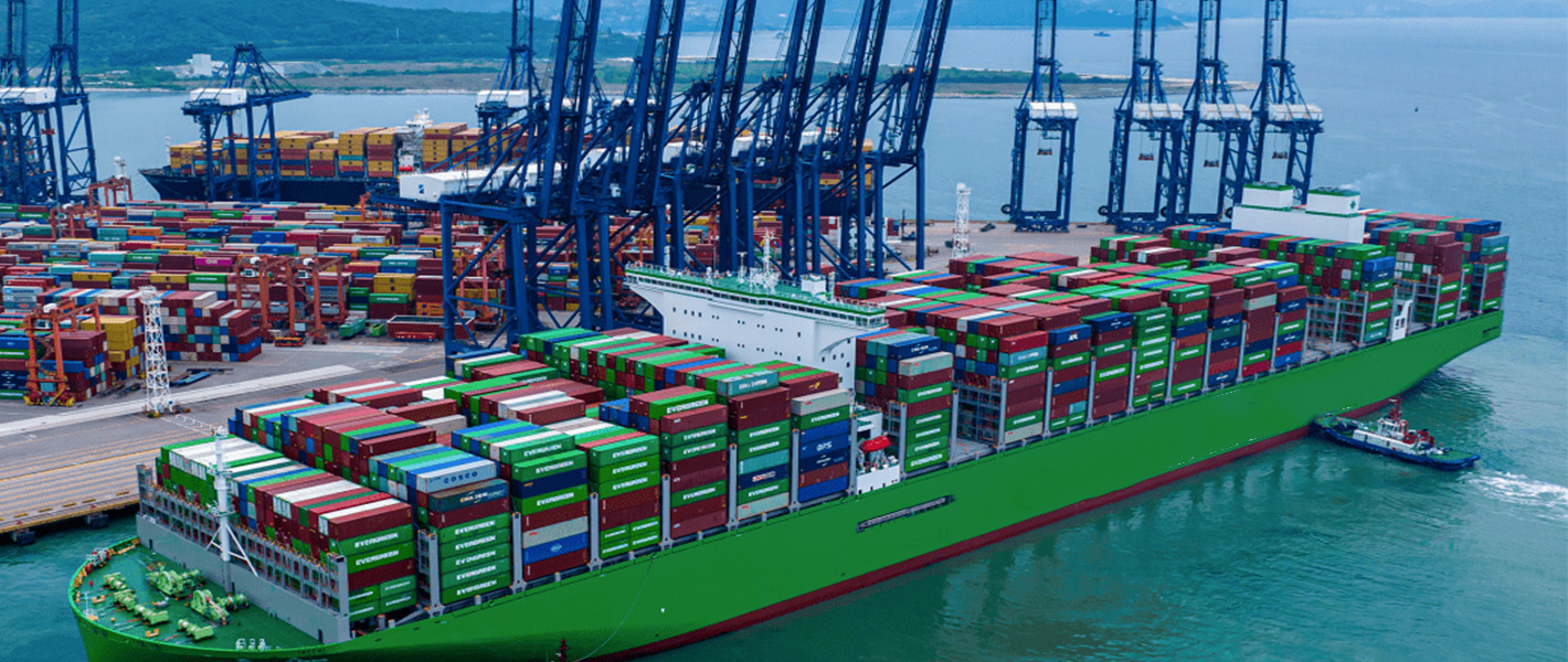 nave portacontainer portuale