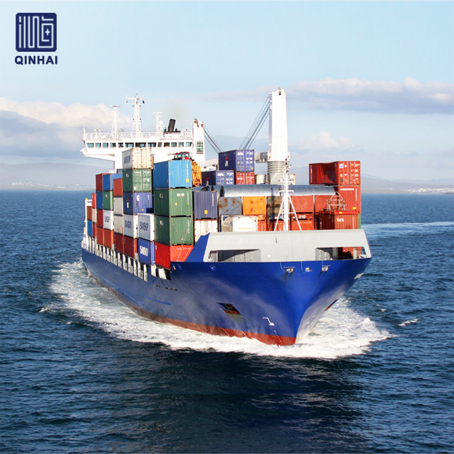Nave portacontainer da 10.000 tonnellate con attrezzatura di ancoraggio 